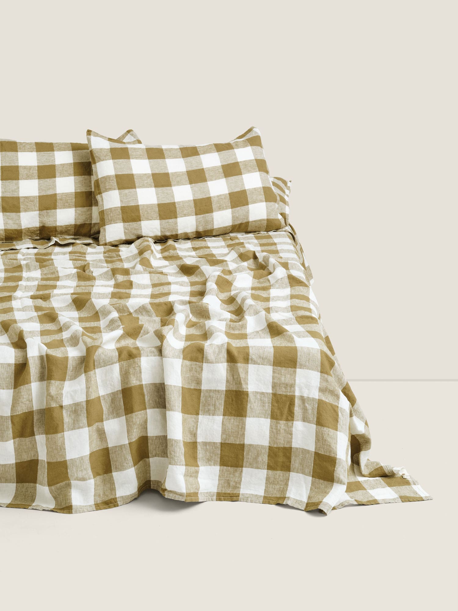sheet set in olive check