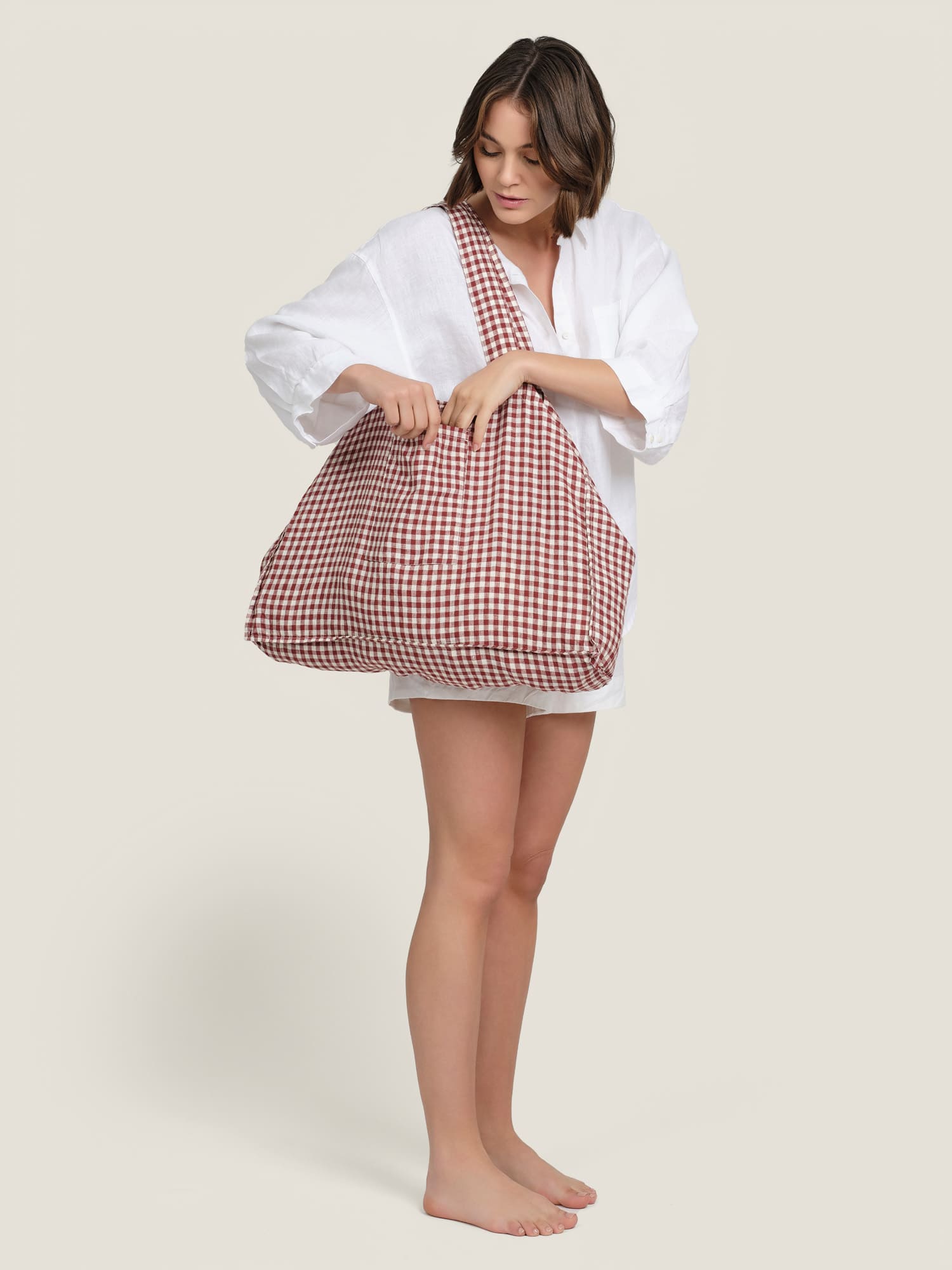 travel bag in pinot gingham