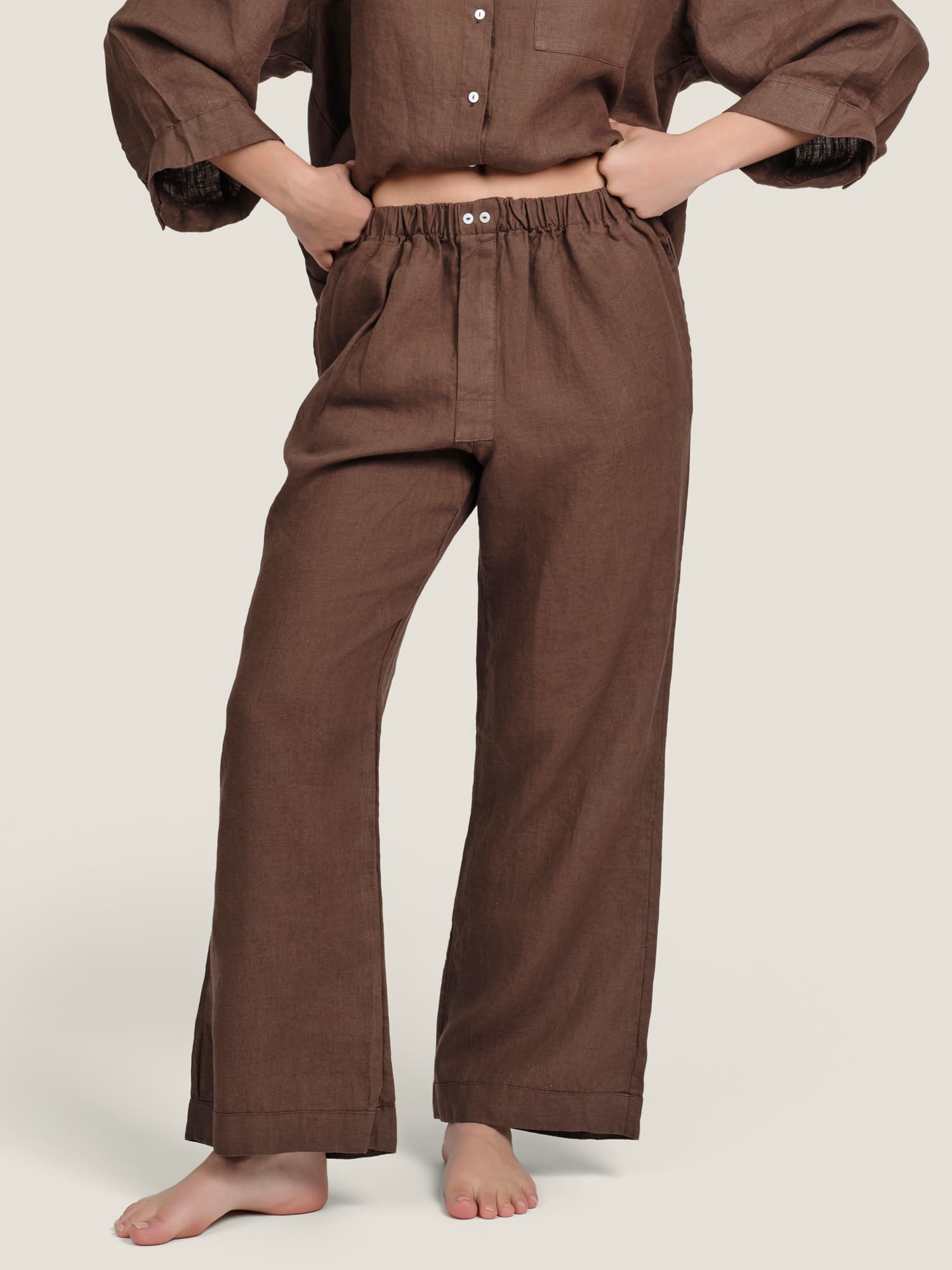 Linen pants in chocolate