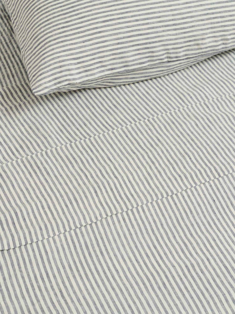 duvet set in blue stripes