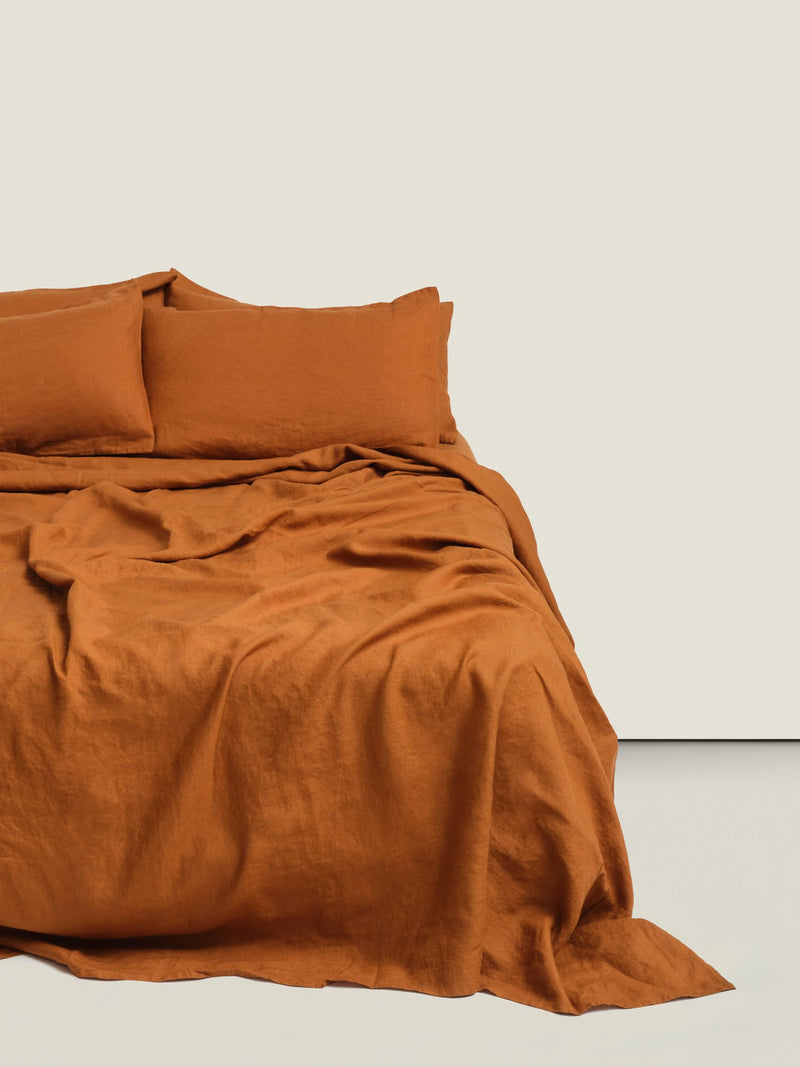 sheet set in tobacco