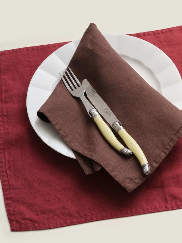 linen placemat in pinot