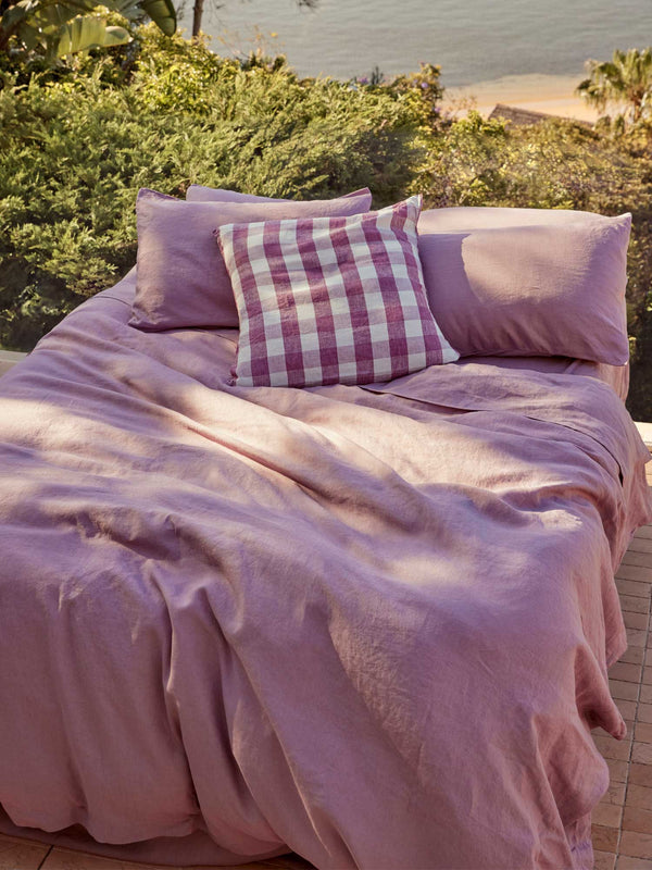 duvet cover in violet