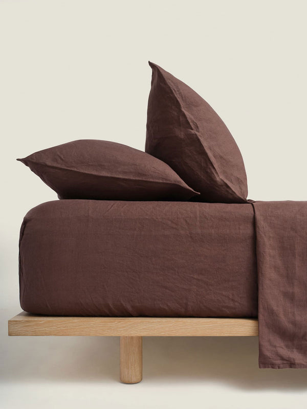fitted sheet in chocolate