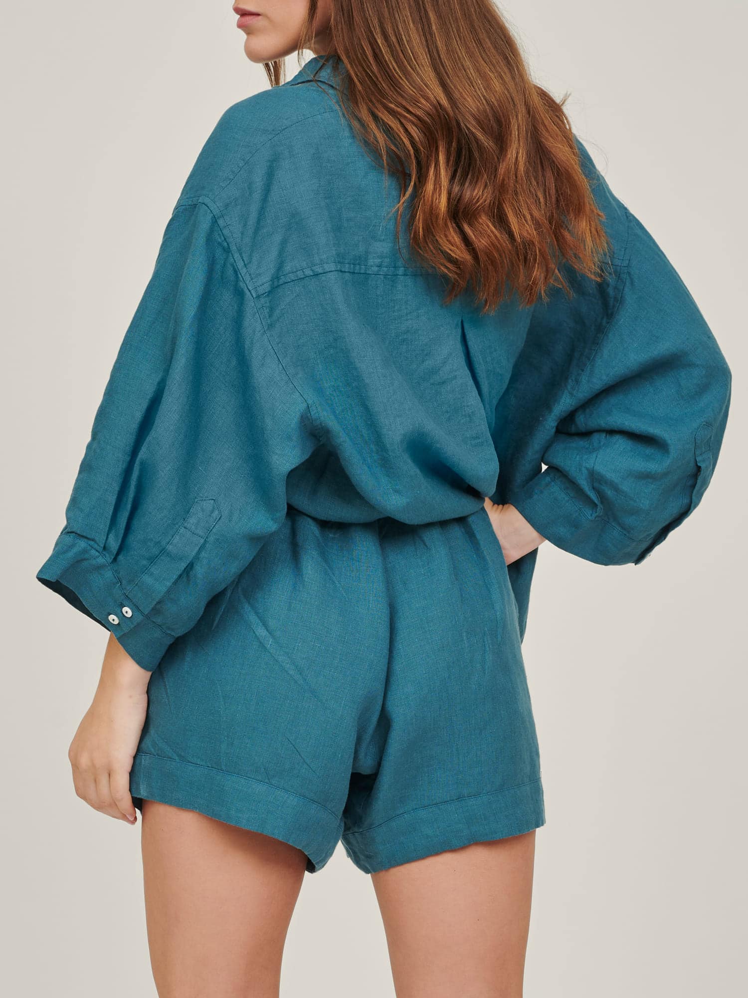 linen shorts in legion blue