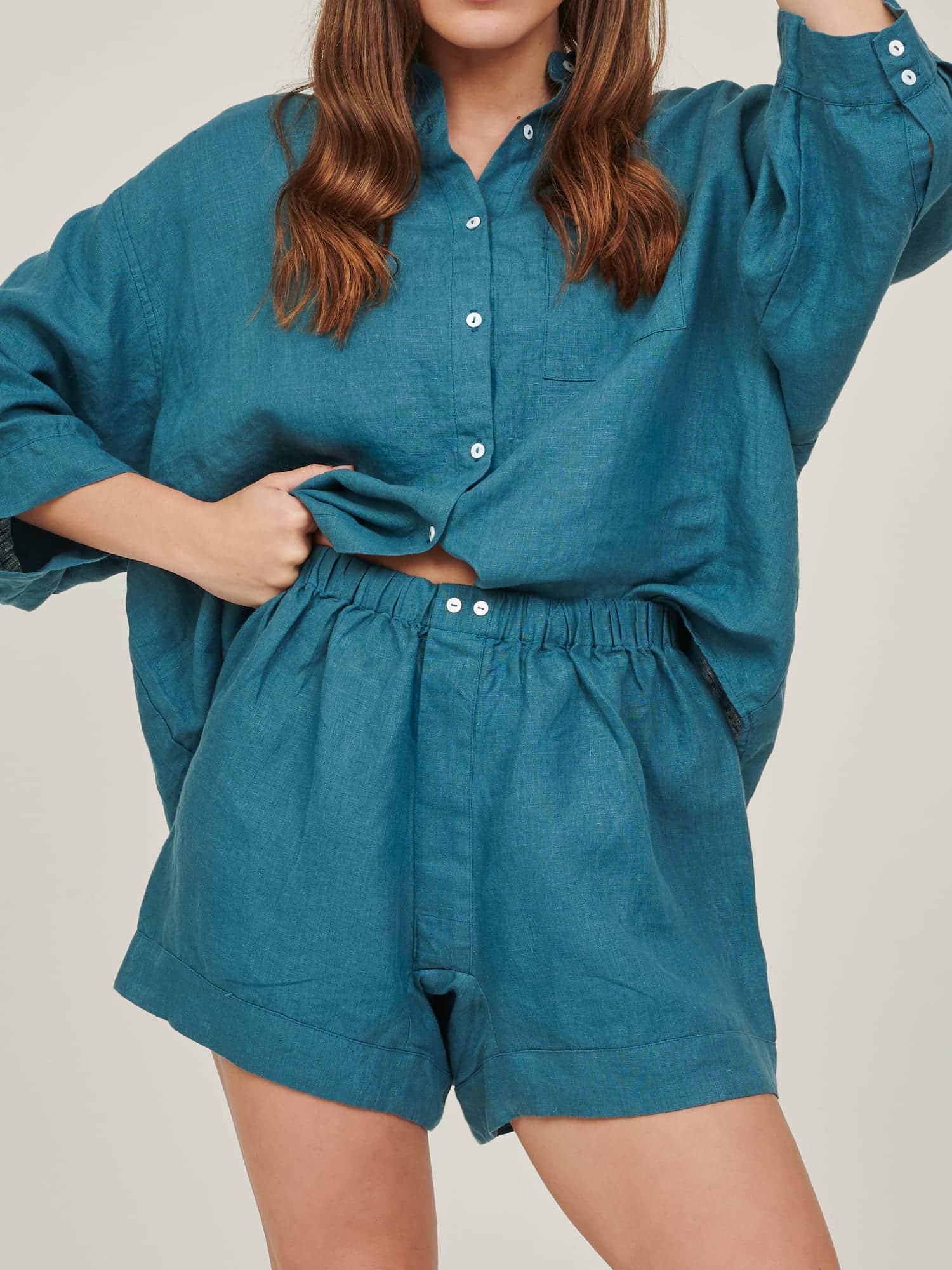 linen shorts in legion blue