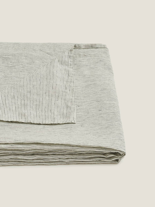 Tablecloth in Pencil Stripes
